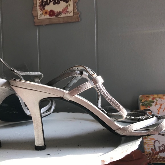 SATIN SILVER 4 INCH HEELS RHINESTONE STRAP FRONT - Picture 3 of 13